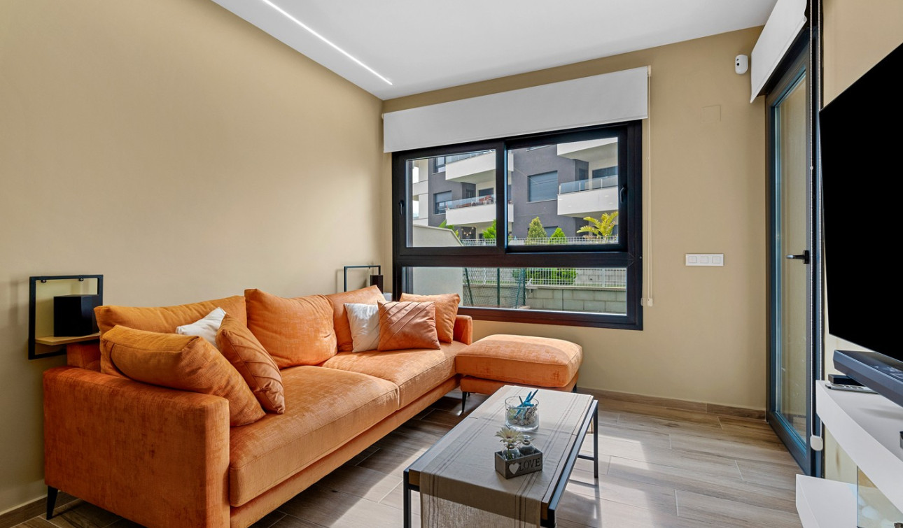 Resale - Apartment / Flat - Orihuela Costa - Villamartín
