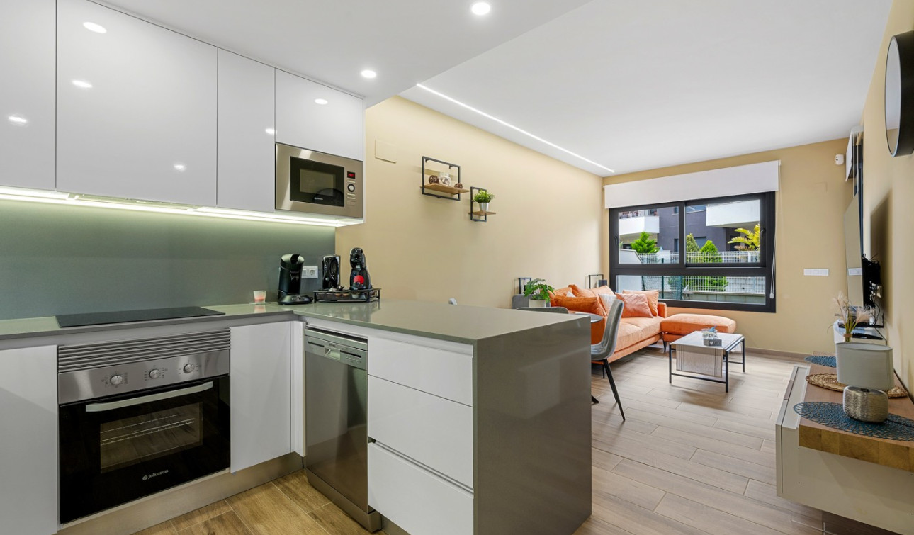 Resale - Apartment / Flat - Orihuela Costa - Villamartín