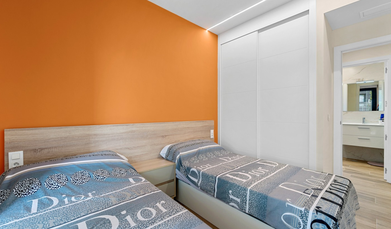 Resale - Apartment / Flat - Orihuela Costa - Villamartín