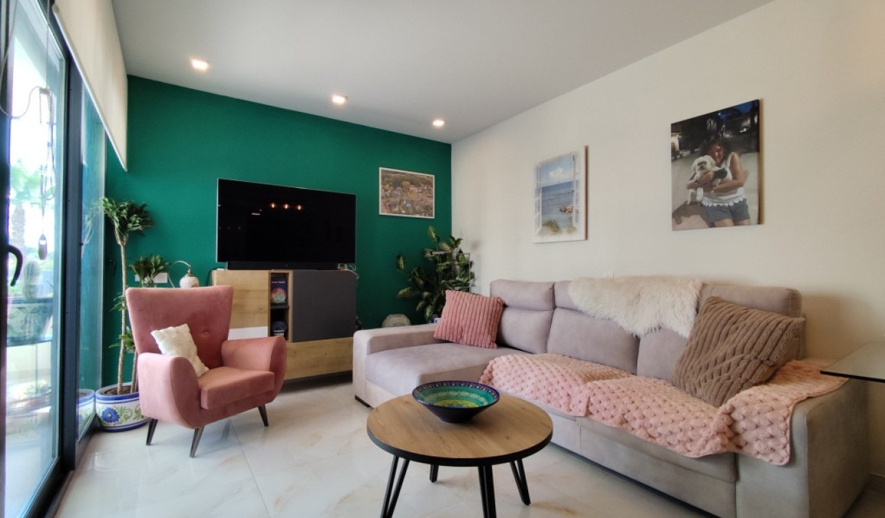 Resale - Apartment / Flat - Orihuela Costa