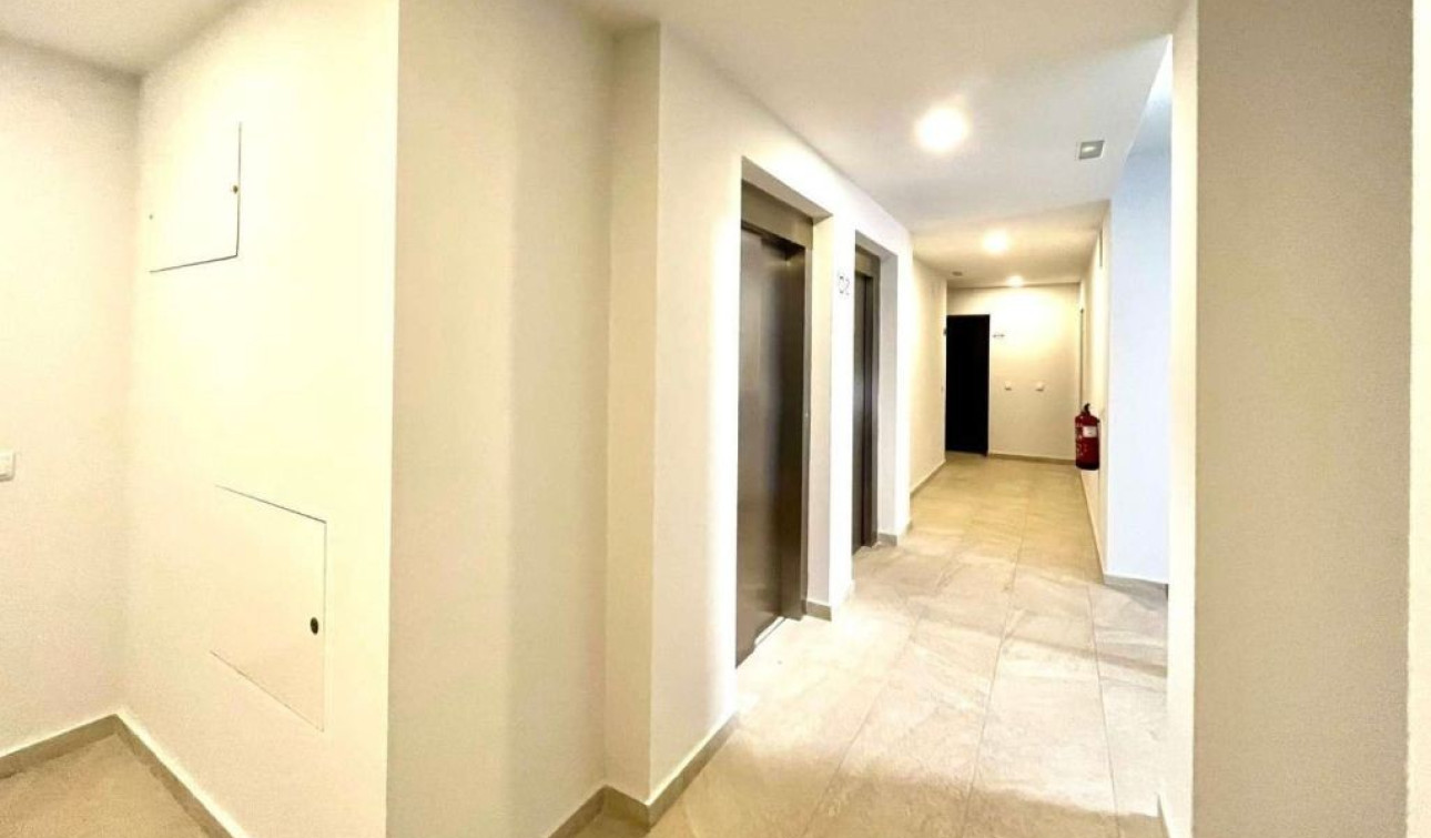 Resale - Apartment / Flat - Orihuela Costa