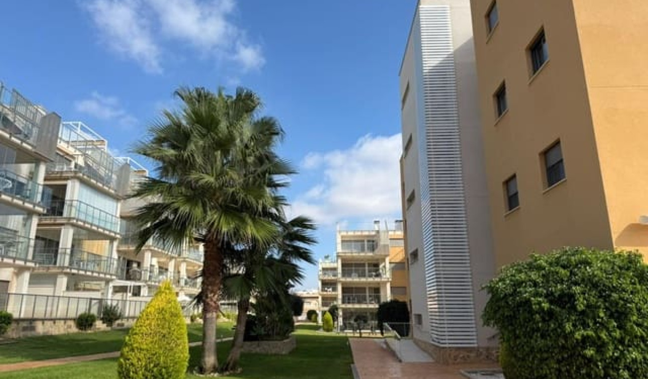 Resale - Apartment / Flat - Orihuela Costa