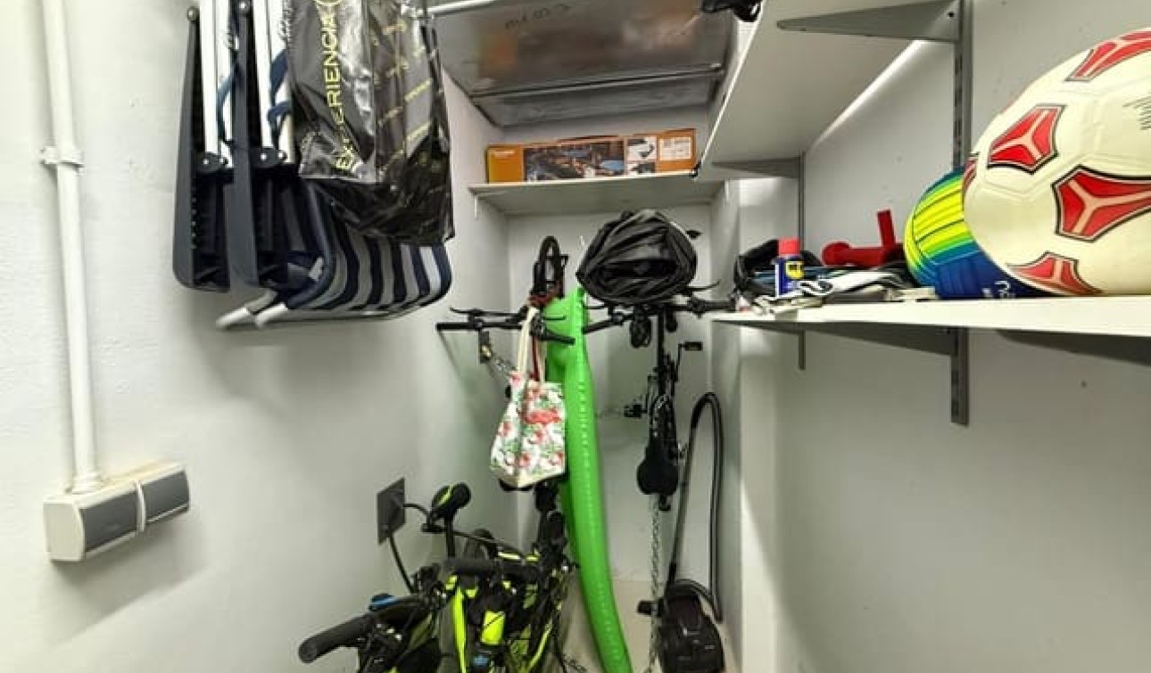 Resale - Apartment / Flat - Orihuela Costa