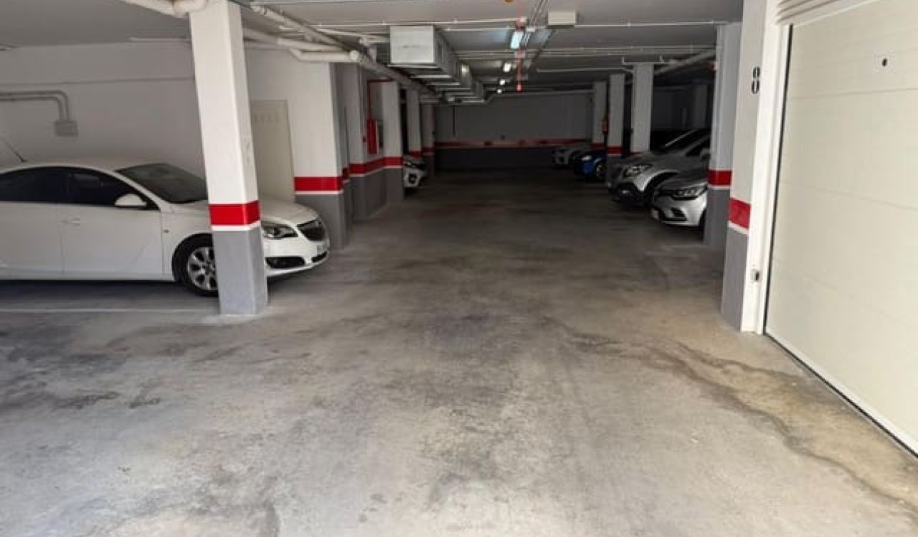 Resale - Apartment / Flat - Orihuela Costa