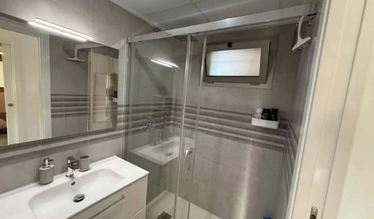 Resale - Apartment / Flat - Orihuela Costa