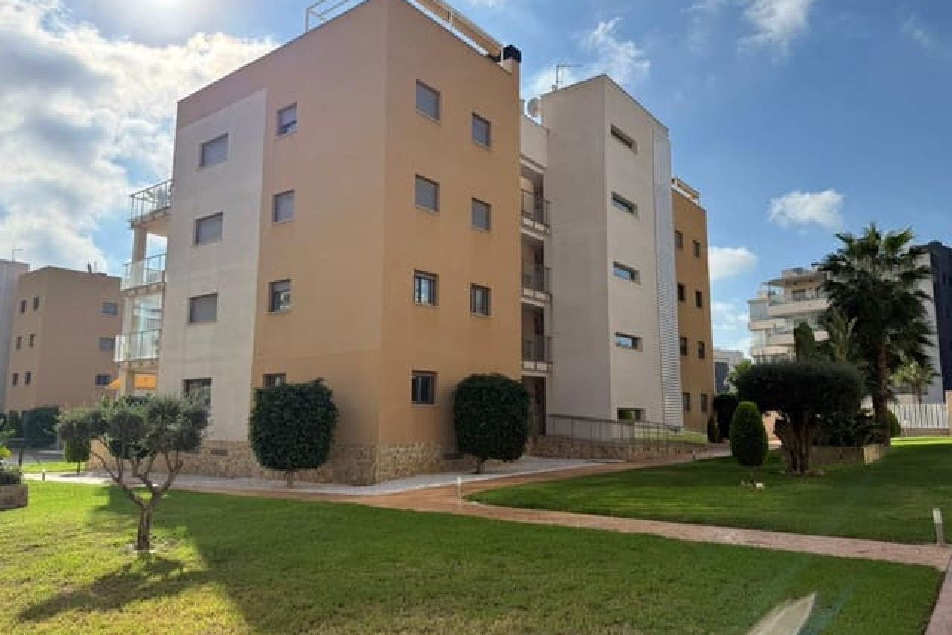 Resale - Apartment / Flat - Orihuela Costa