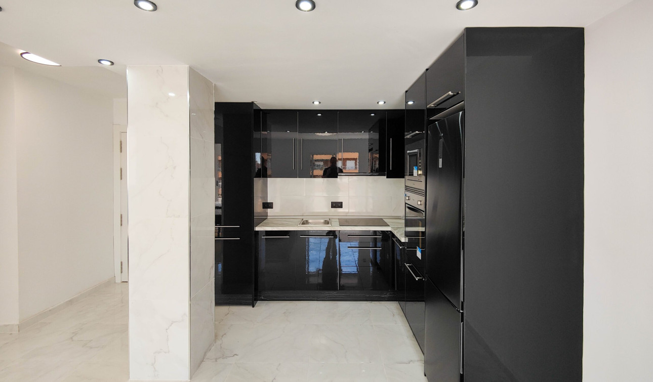 Resale - Apartment / Flat - Orihuela Costa