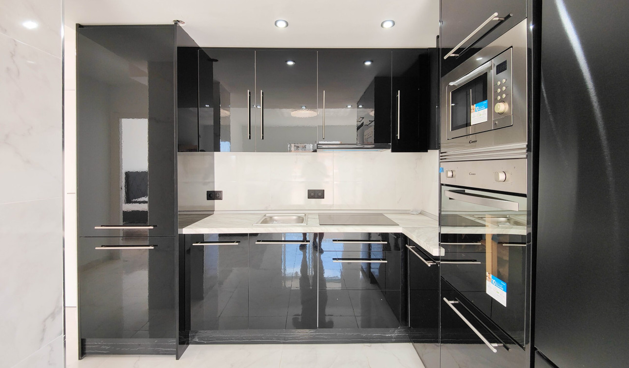 Resale - Apartment / Flat - Orihuela Costa