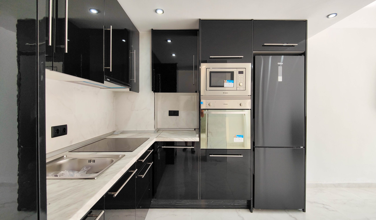 Resale - Apartment / Flat - Orihuela Costa