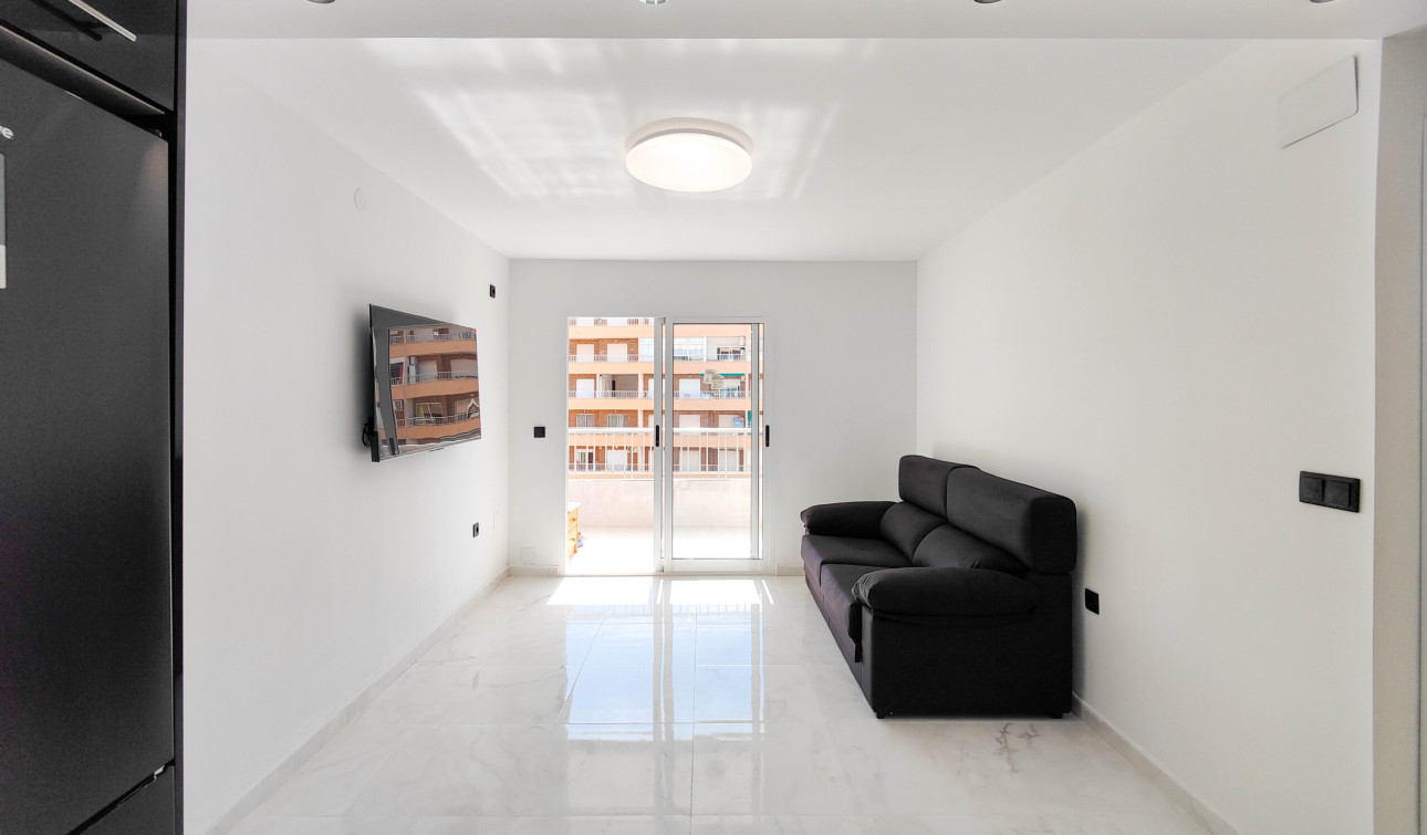 Resale - Apartment / Flat - Orihuela Costa