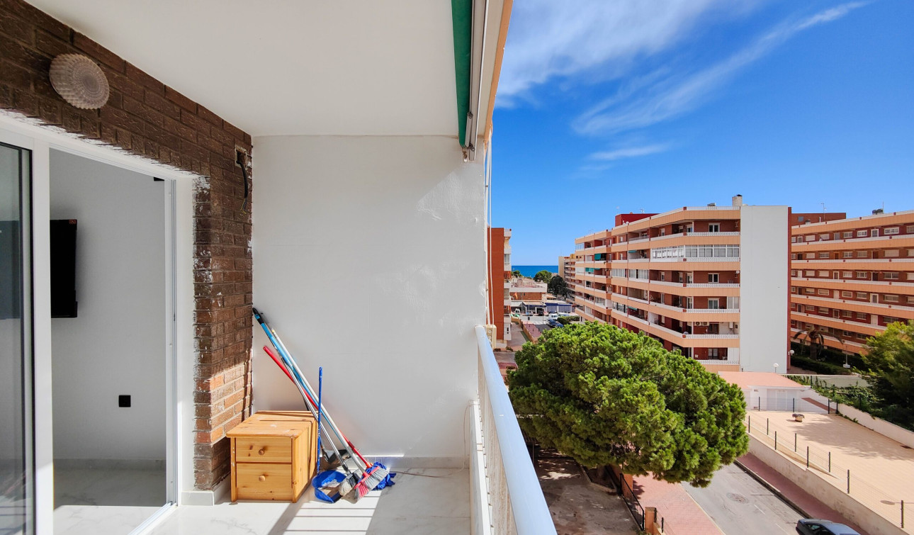 Resale - Apartment / Flat - Orihuela Costa