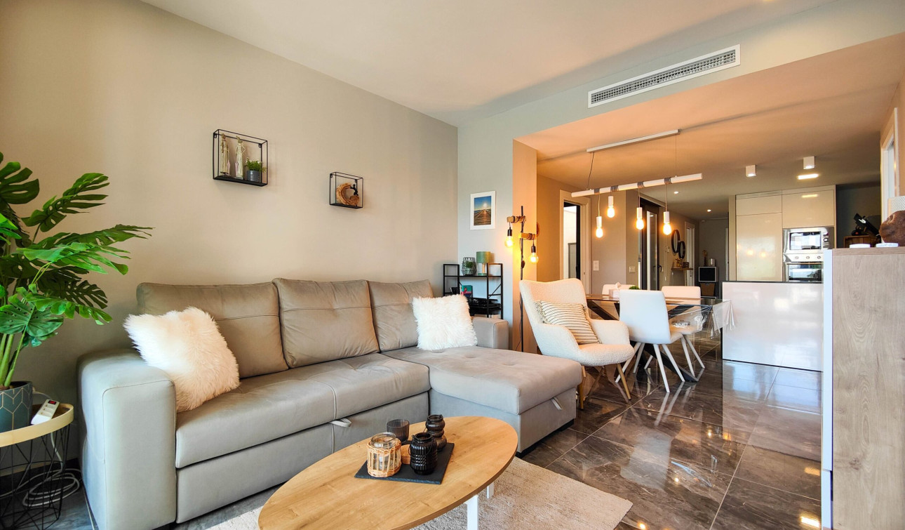 Resale - Apartment / Flat - Orihuela Costa