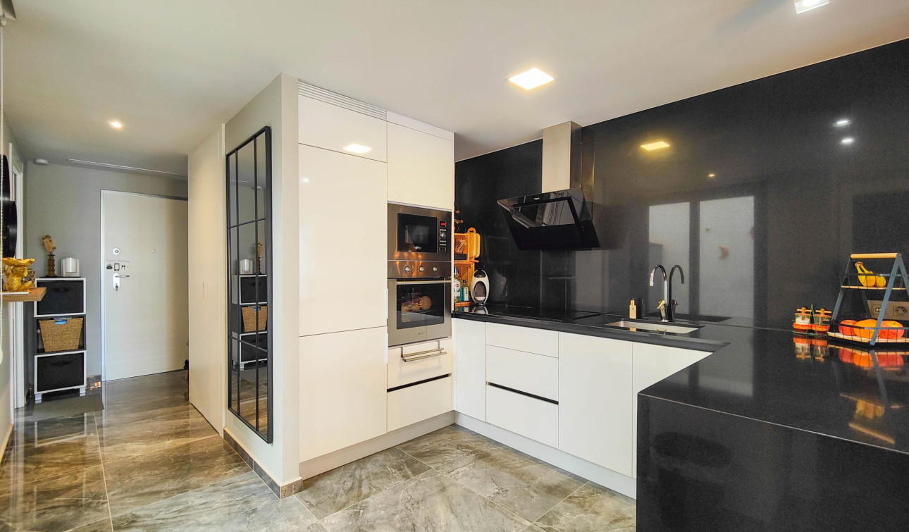 Resale - Apartment / Flat - Orihuela Costa