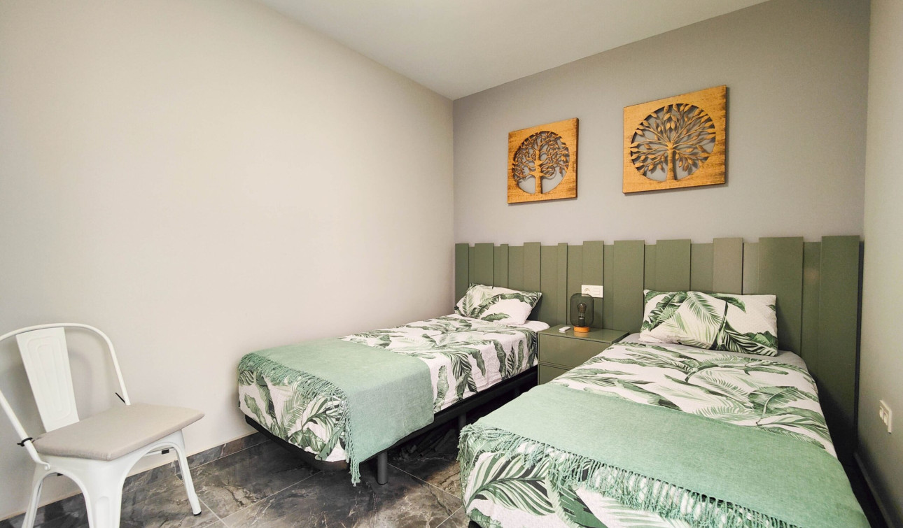 Resale - Apartment / Flat - Orihuela Costa