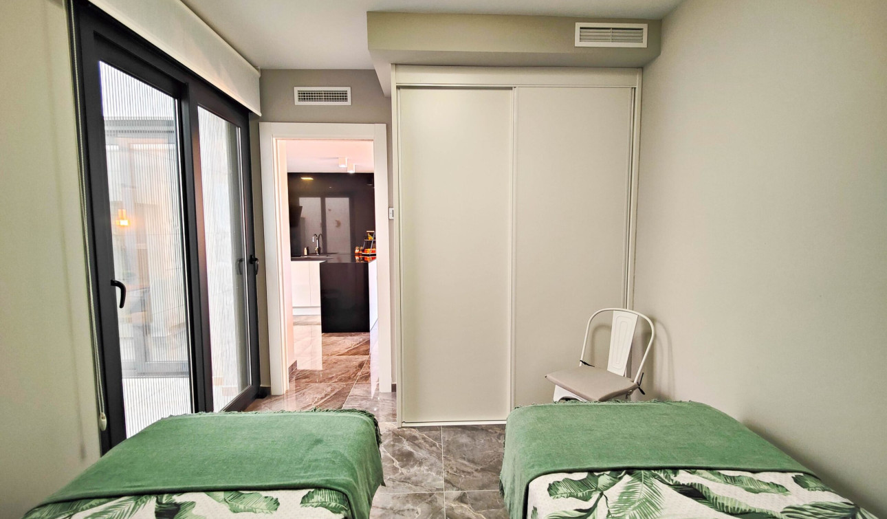 Resale - Apartment / Flat - Orihuela Costa