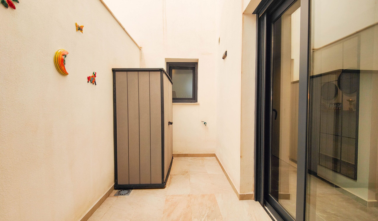 Resale - Apartment / Flat - Orihuela Costa