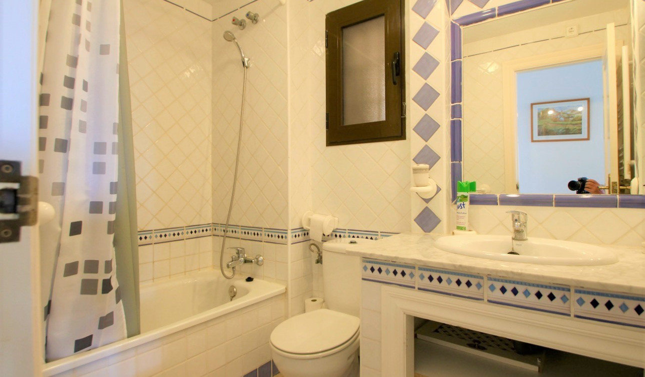 Resale - Apartment / Flat - Orihuela Costa