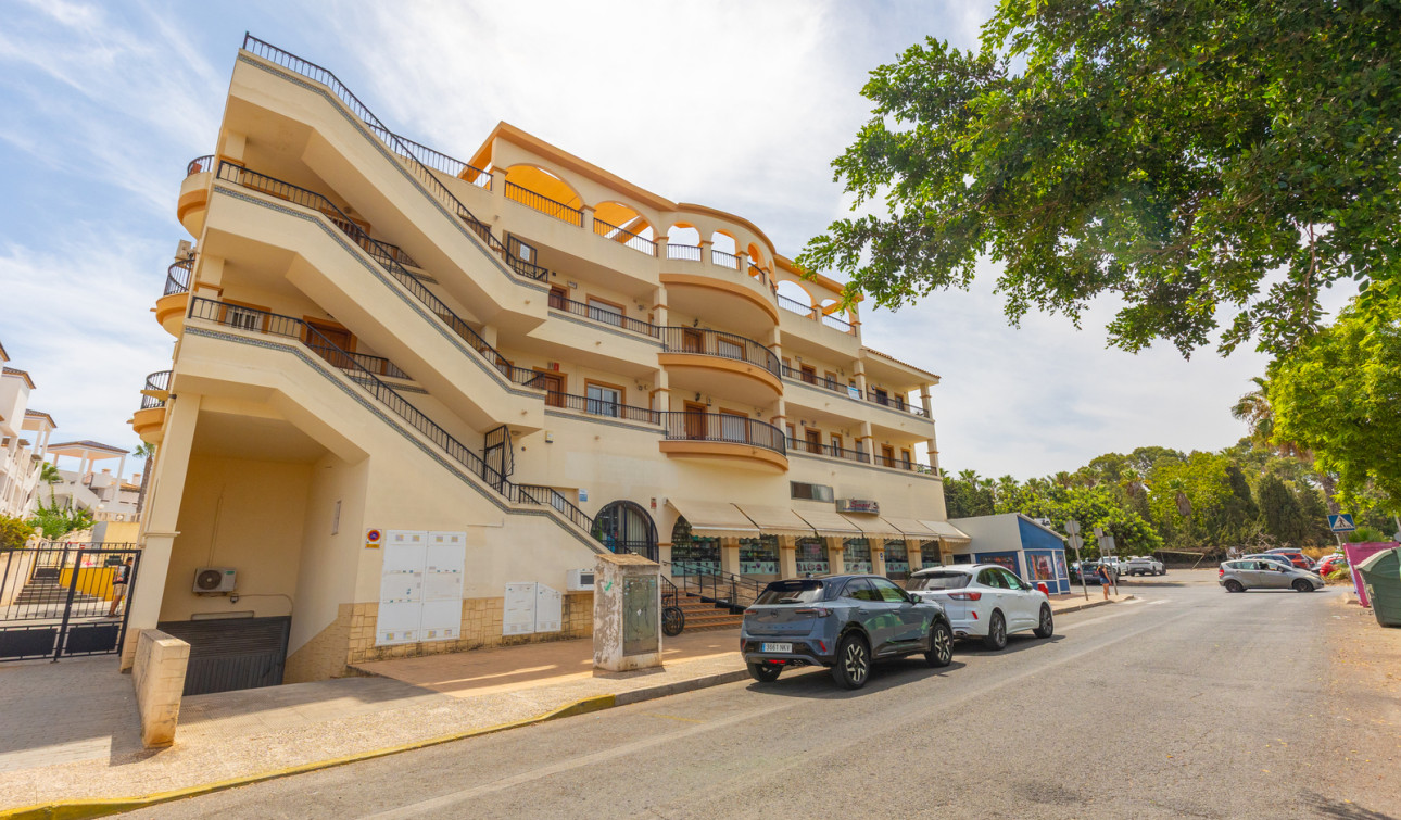 Resale - Apartment / Flat - Orihuela - Villamartin