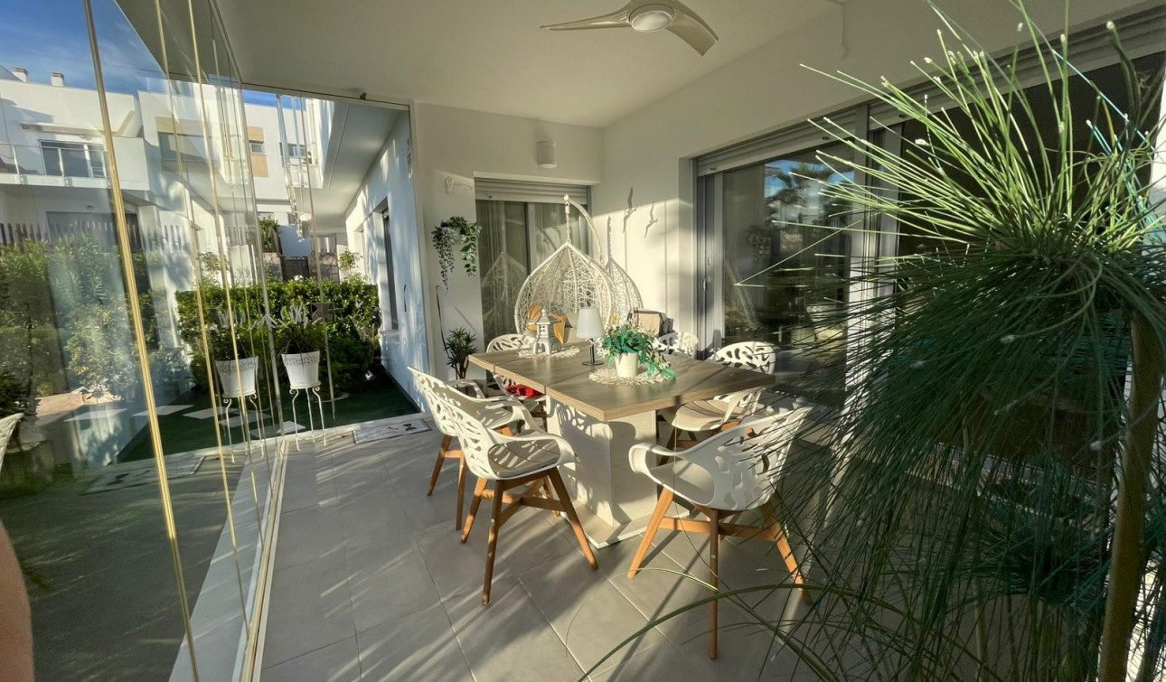 Resale - Apartment / Flat - Orihuela - Vistabella