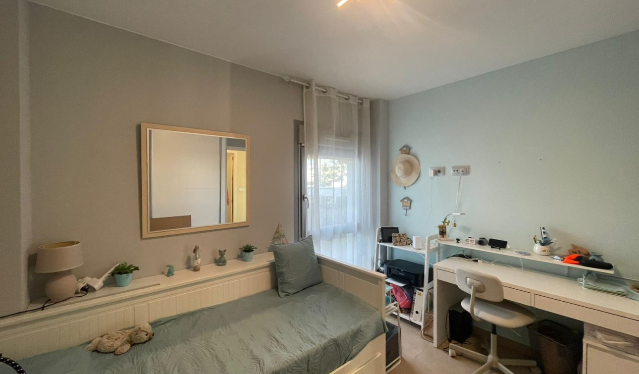 Resale - Apartment / Flat - Orihuela - Vistabella