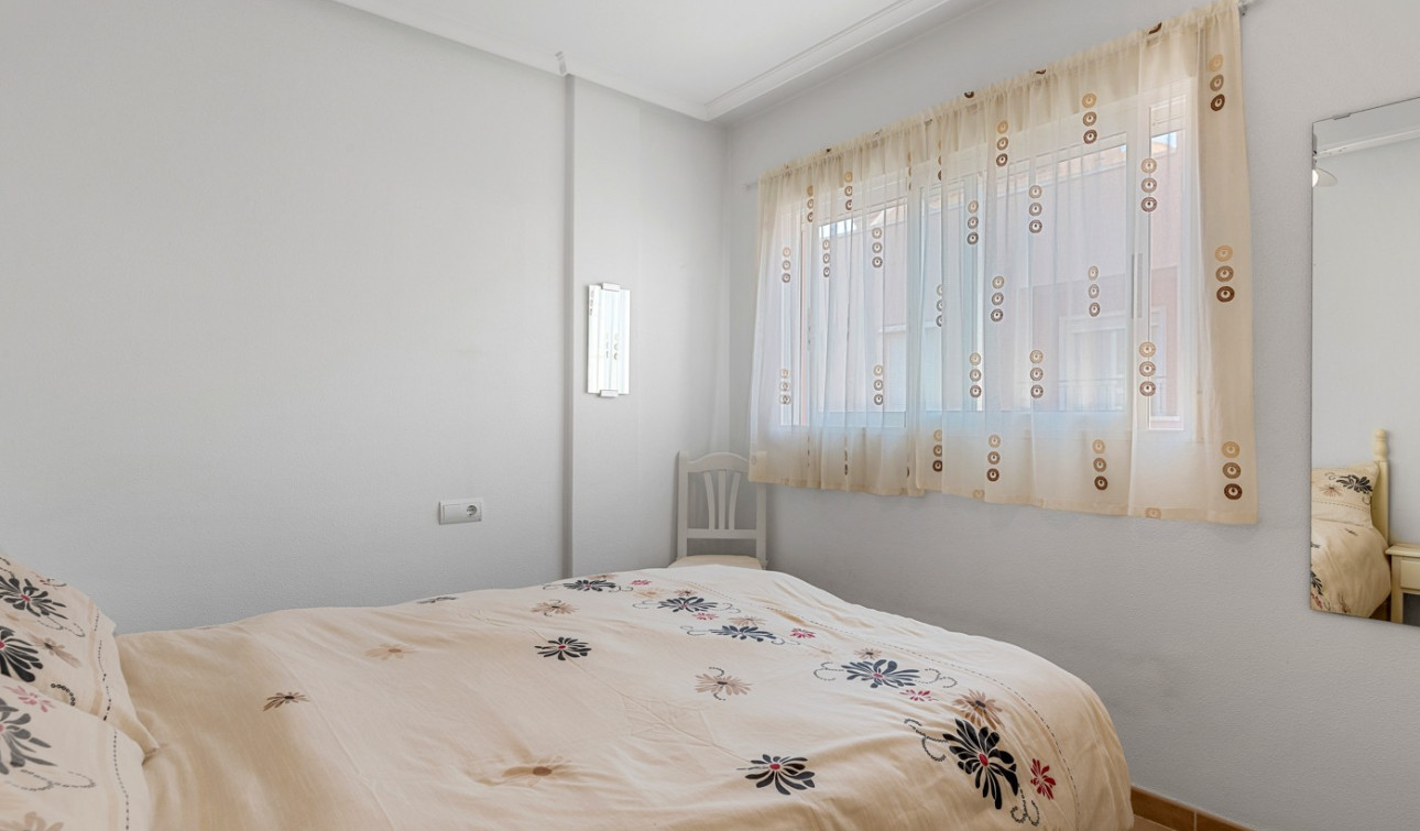 Resale - Apartment / Flat - Orihuela