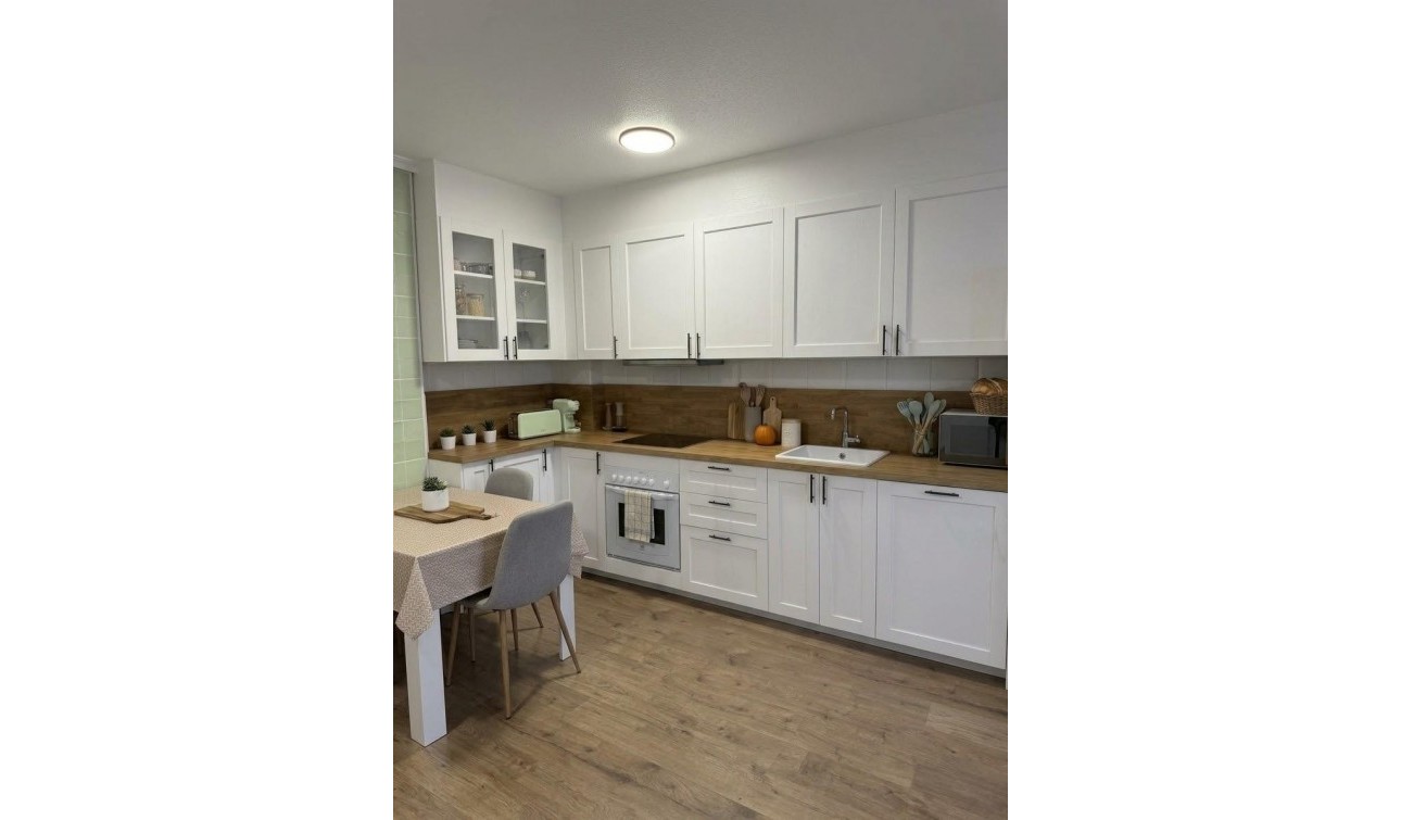 Resale - Apartment / Flat - Orihuela