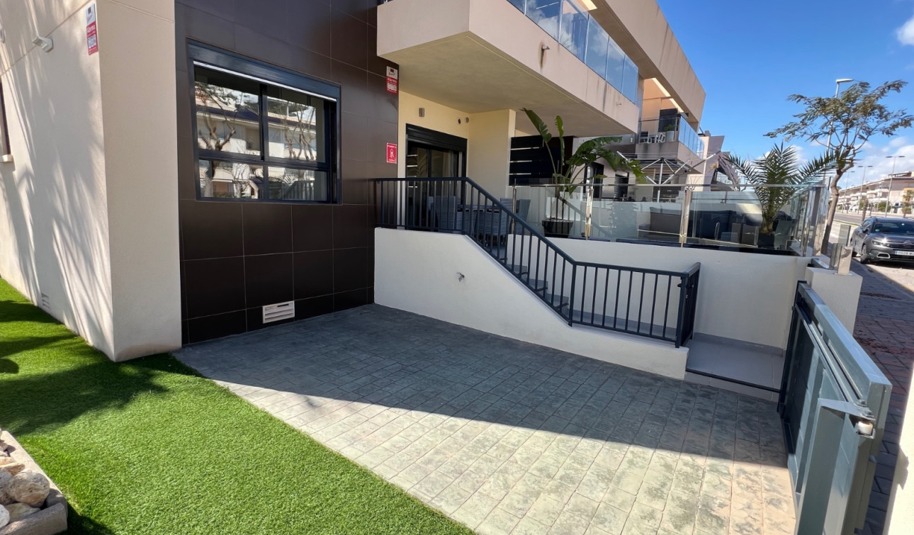 Resale - Apartment / Flat - Pilar de la Horadada - Mil Palmeras