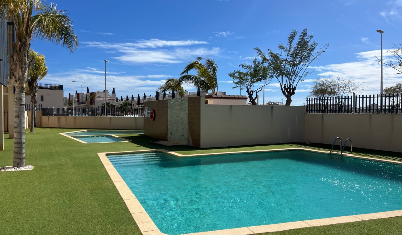 Resale - Apartment / Flat - Pilar de la Horadada - Mil Palmeras