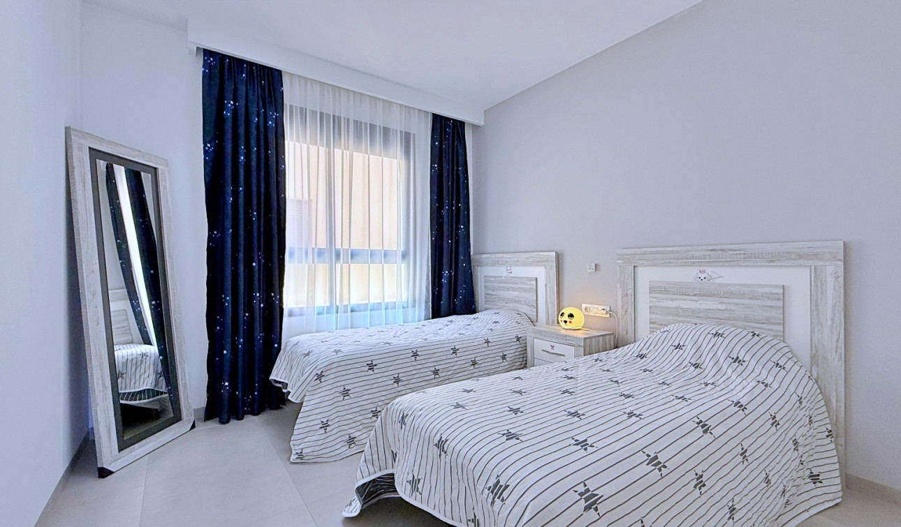 Resale - Apartment / Flat - Pilar de la Horadada - Torre De La Horadada