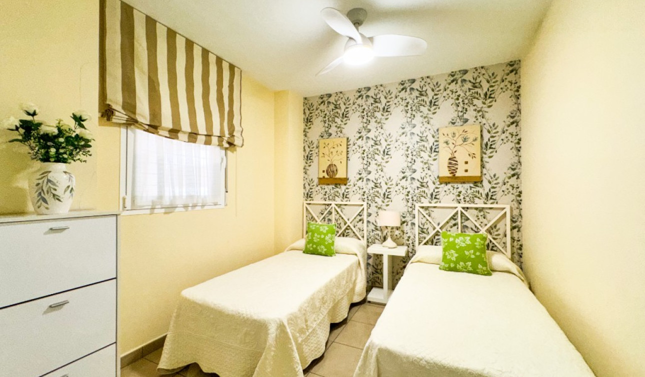 Resale - Apartment / Flat - Playa Flamenca