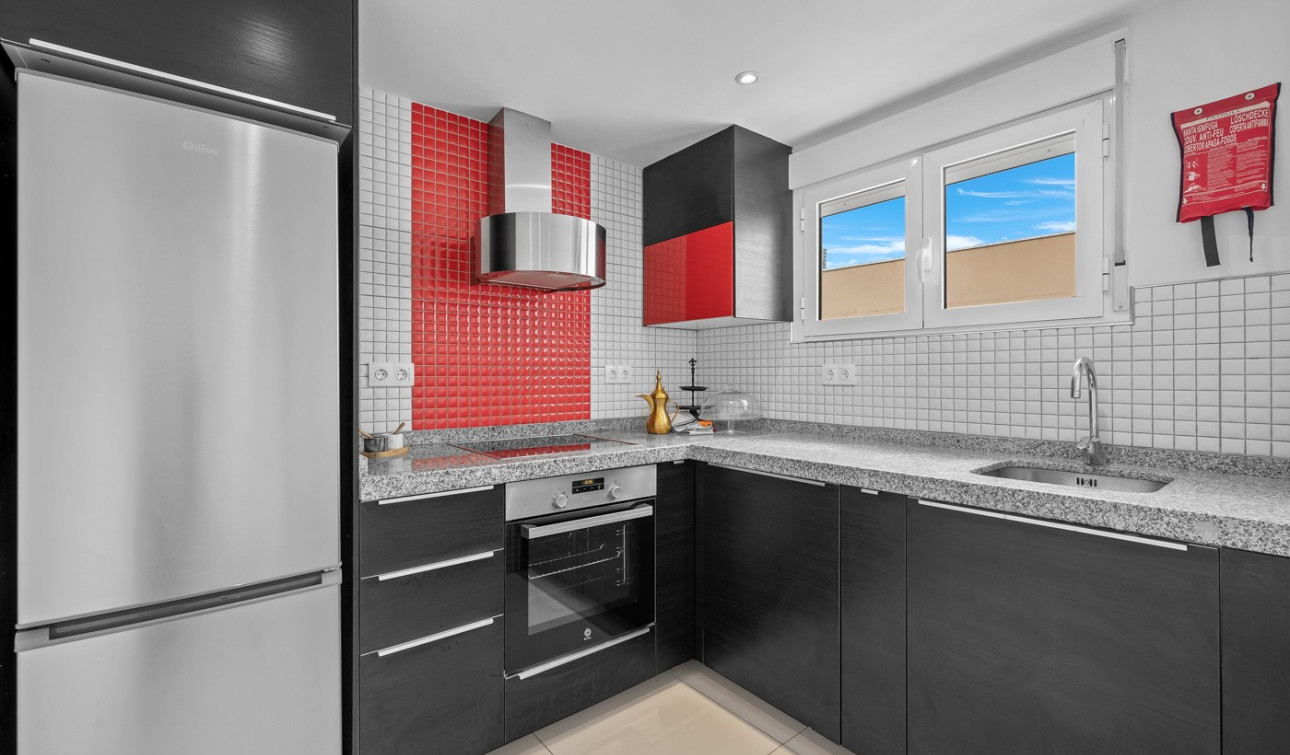 Resale - Apartment / Flat - Punta Prima