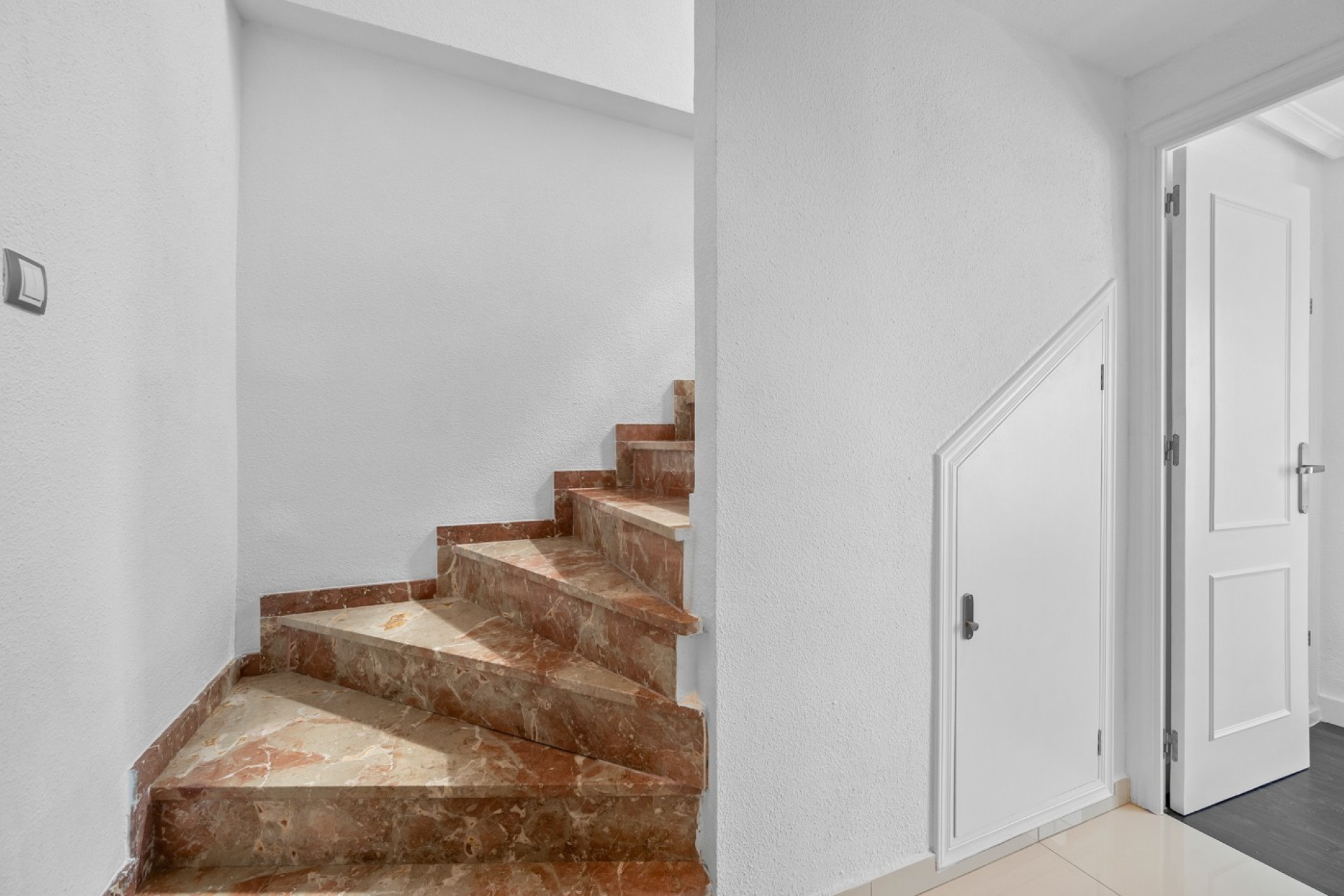 Resale - Apartment / Flat - Punta Prima