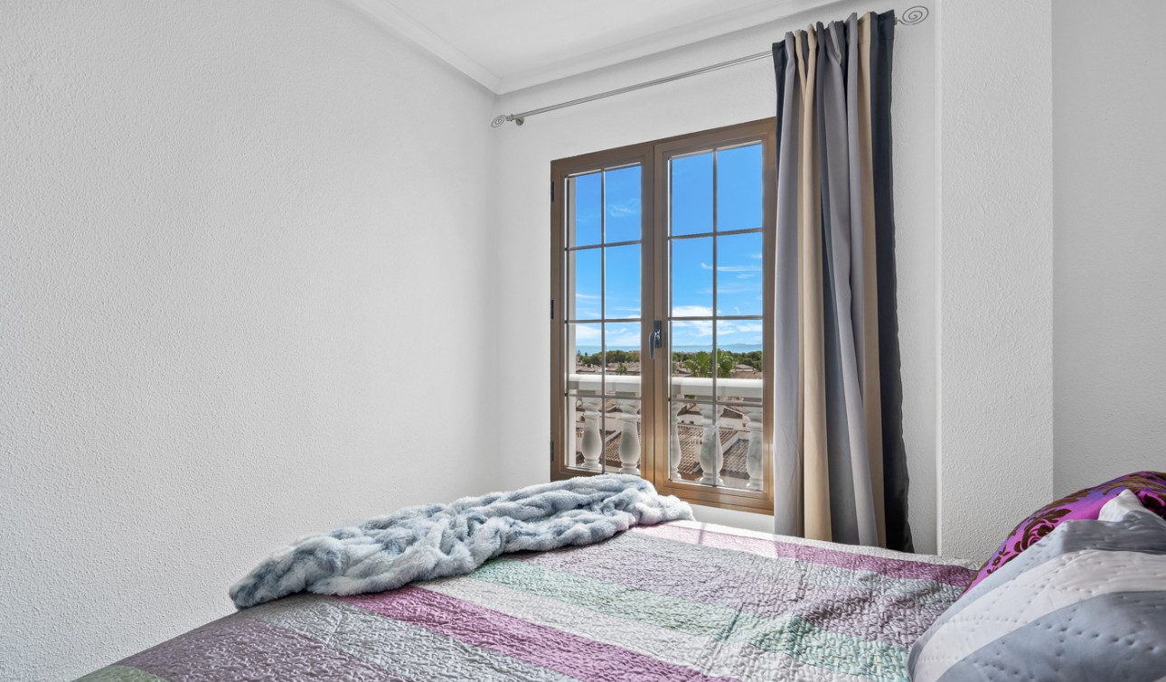 Resale - Apartment / Flat - Punta Prima