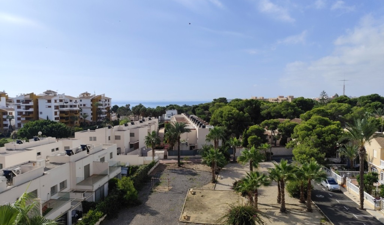 Resale - Apartment / Flat - Punta Prima