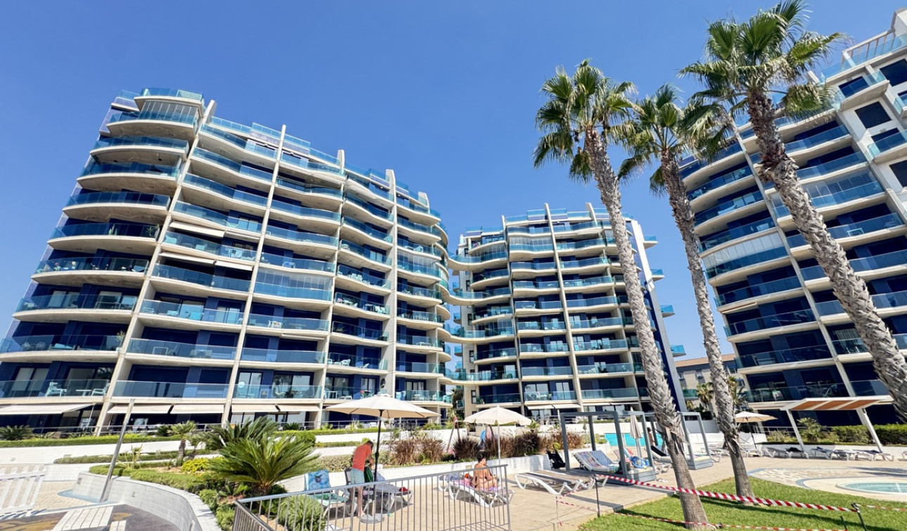 Resale - Apartment / Flat - Punta Prima
