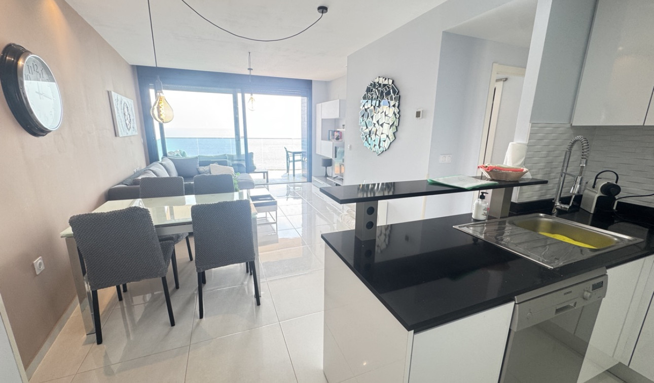 Resale - Apartment / Flat - Punta Prima