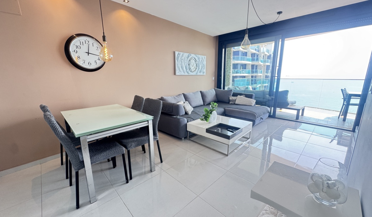 Resale - Apartment / Flat - Punta Prima