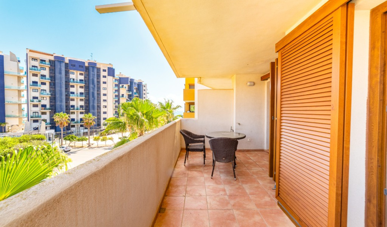Resale - Apartment / Flat - Punta Prima