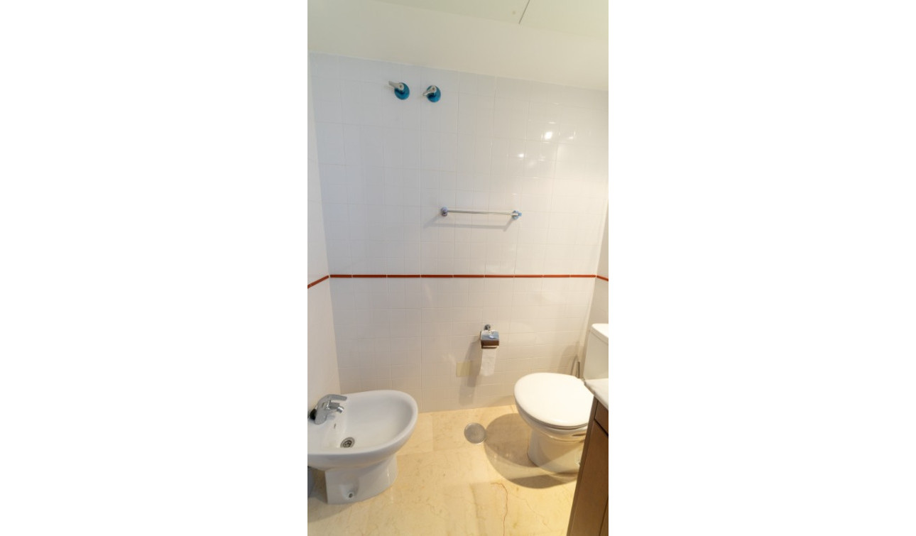 Resale - Apartment / Flat - Punta Prima