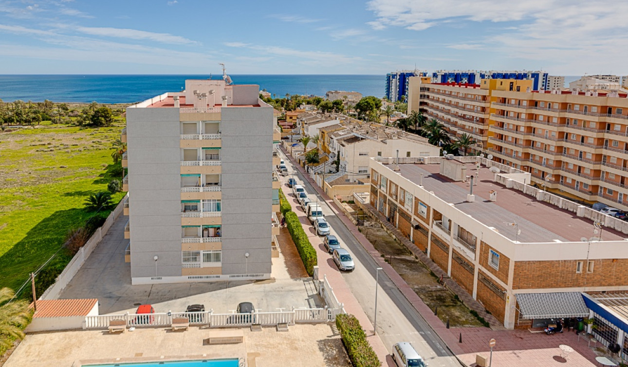 Resale - Apartment / Flat - Punta Prima