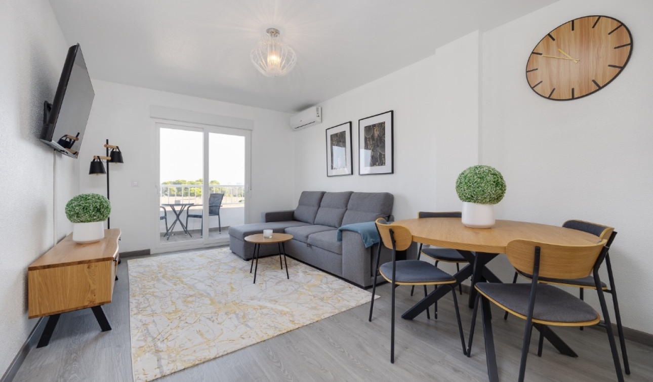 Resale - Apartment / Flat - Punta Prima