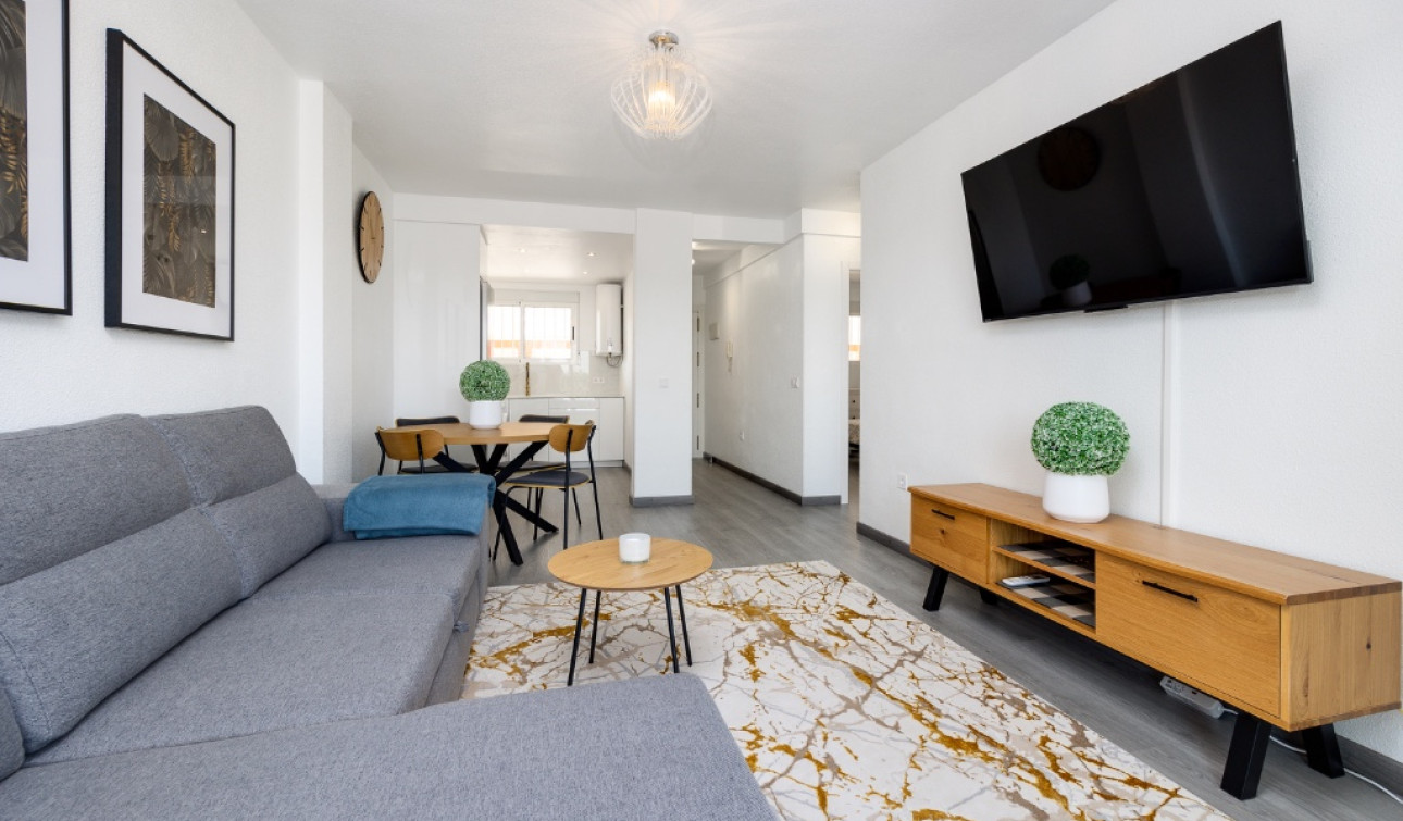 Resale - Apartment / Flat - Punta Prima