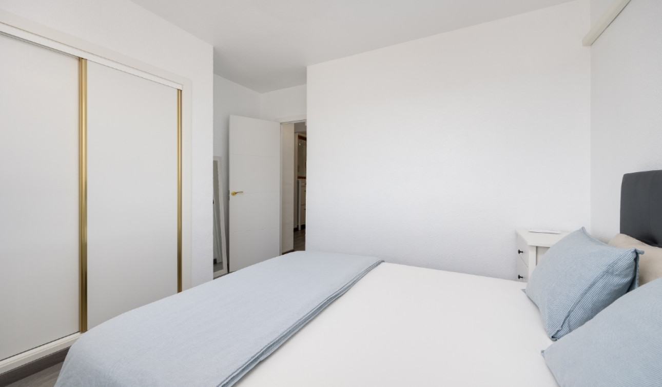 Resale - Apartment / Flat - Punta Prima