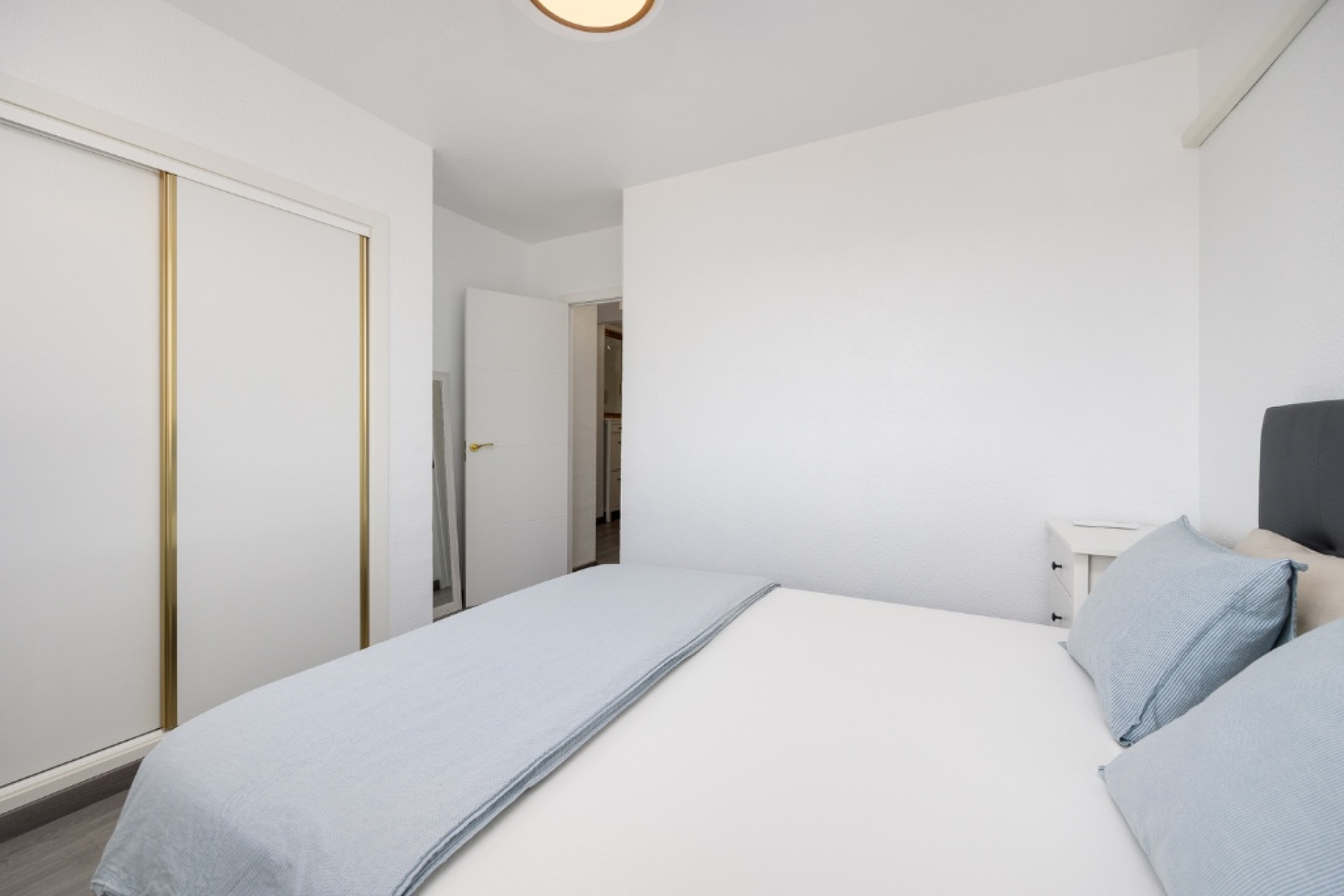 Resale - Apartment / Flat - Punta Prima