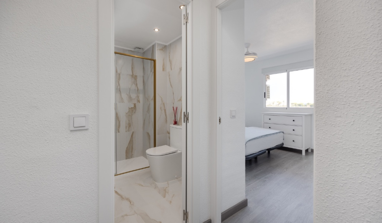 Resale - Apartment / Flat - Punta Prima