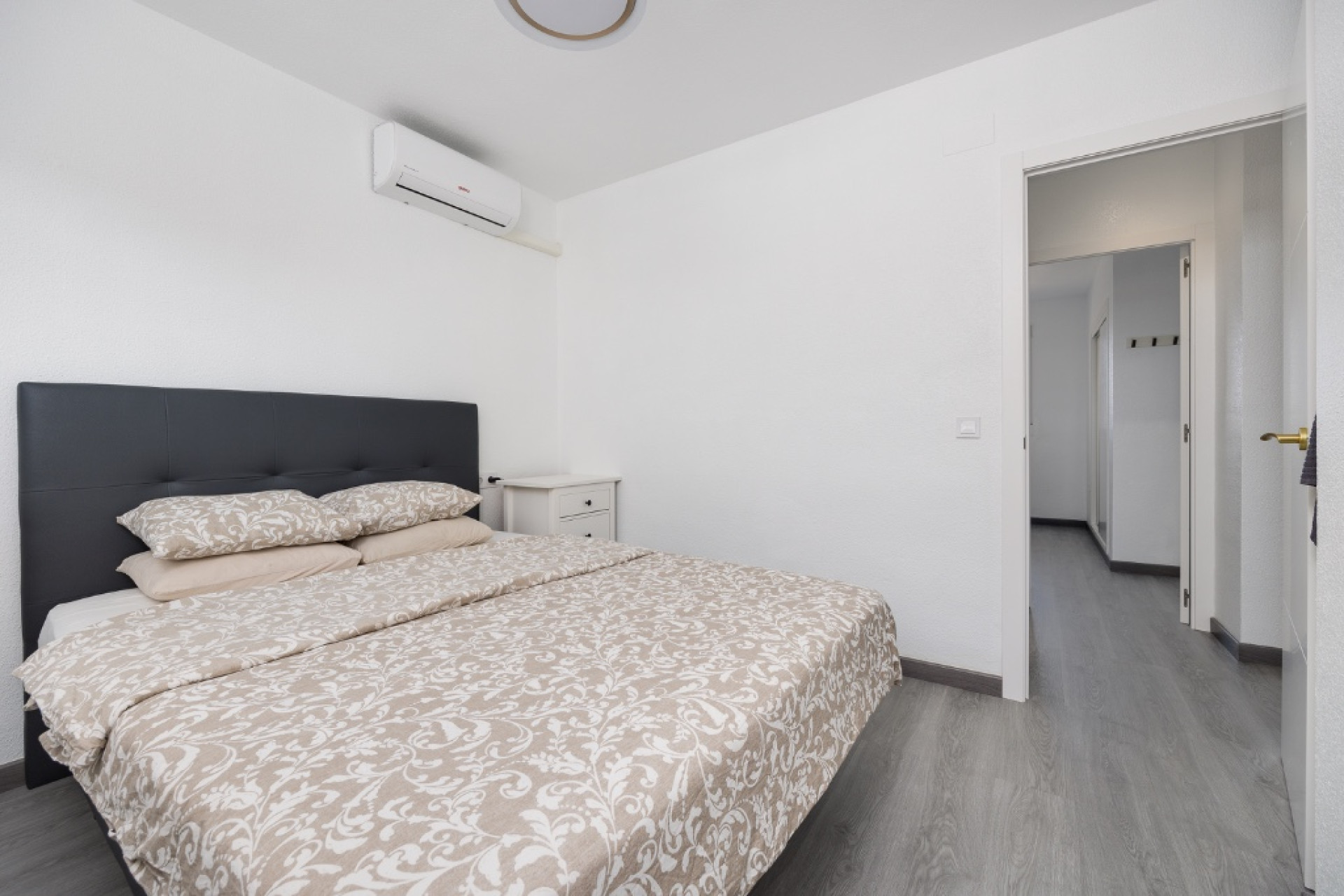 Resale - Apartment / Flat - Punta Prima