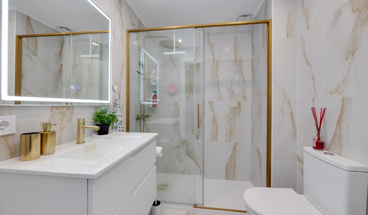 Resale - Apartment / Flat - Punta Prima