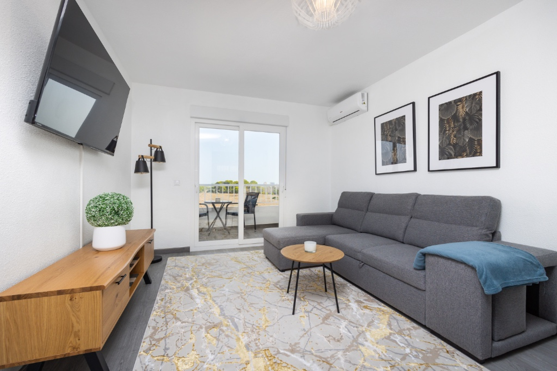 Resale - Apartment / Flat - Punta Prima