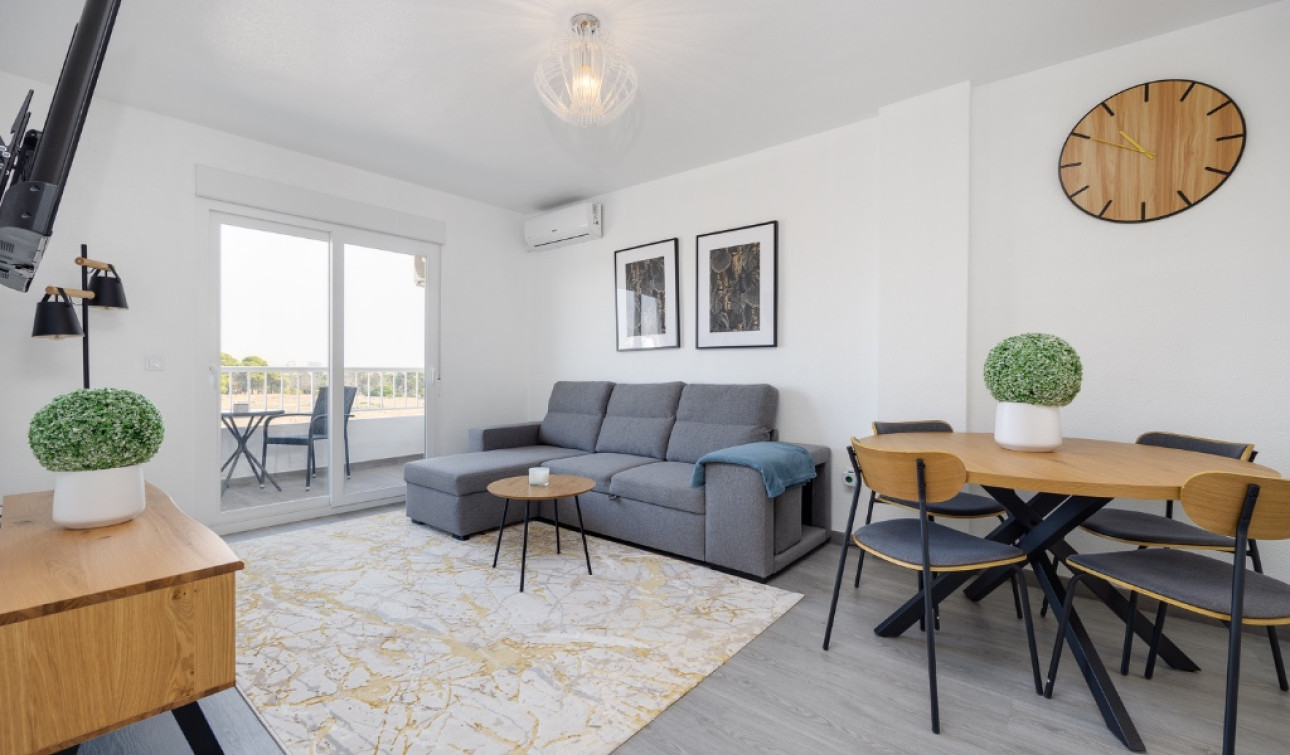 Resale - Apartment / Flat - Punta Prima