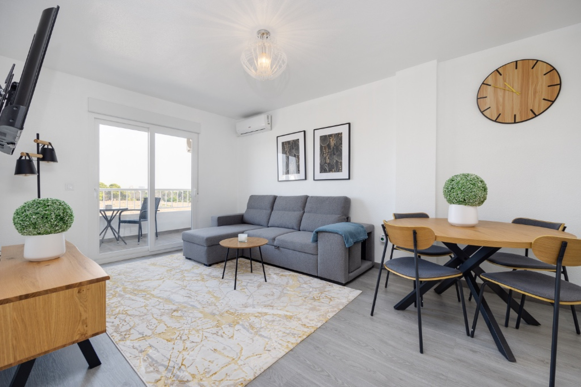 Resale - Apartment / Flat - Punta Prima